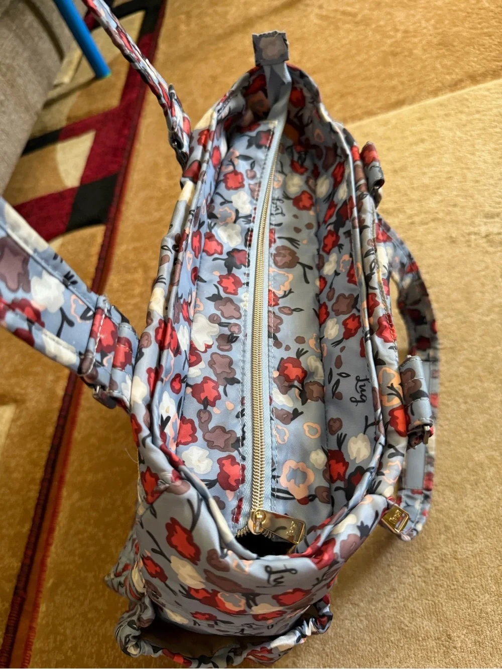 lug tote pale